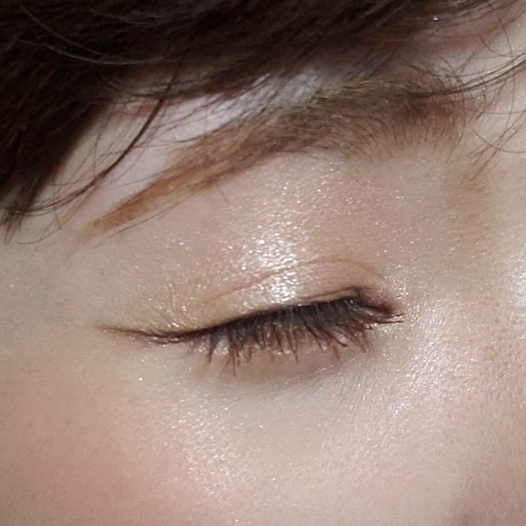 ハードワイヤードアイシャドー/NARS/単色アイシャドウを使ったクチコミ（2枚目）