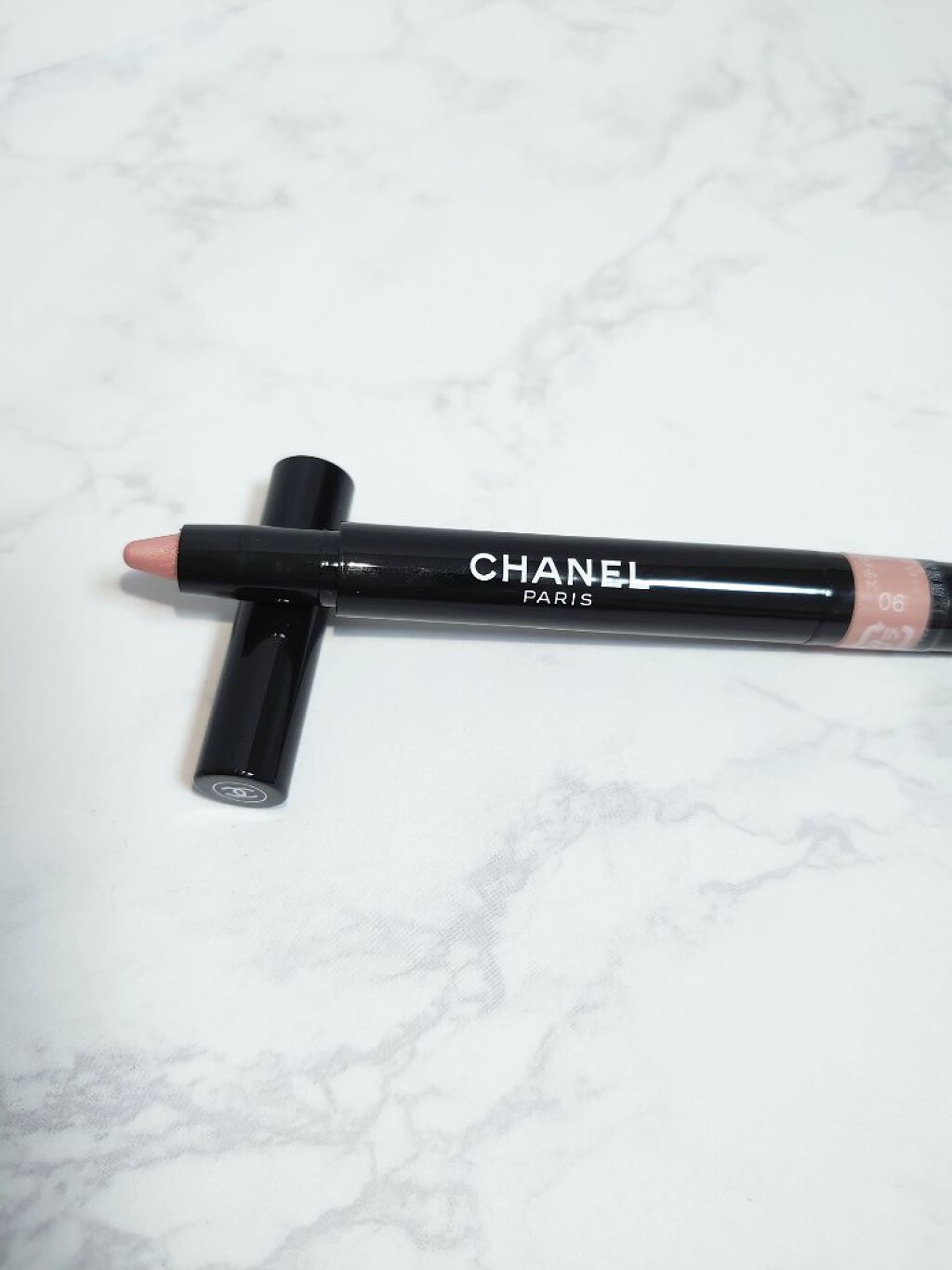 スティロ オンブル エ コントゥール 6 ヌード エクラ/CHANEL/スティックアイシャドウを使ったクチコミ（2枚目）