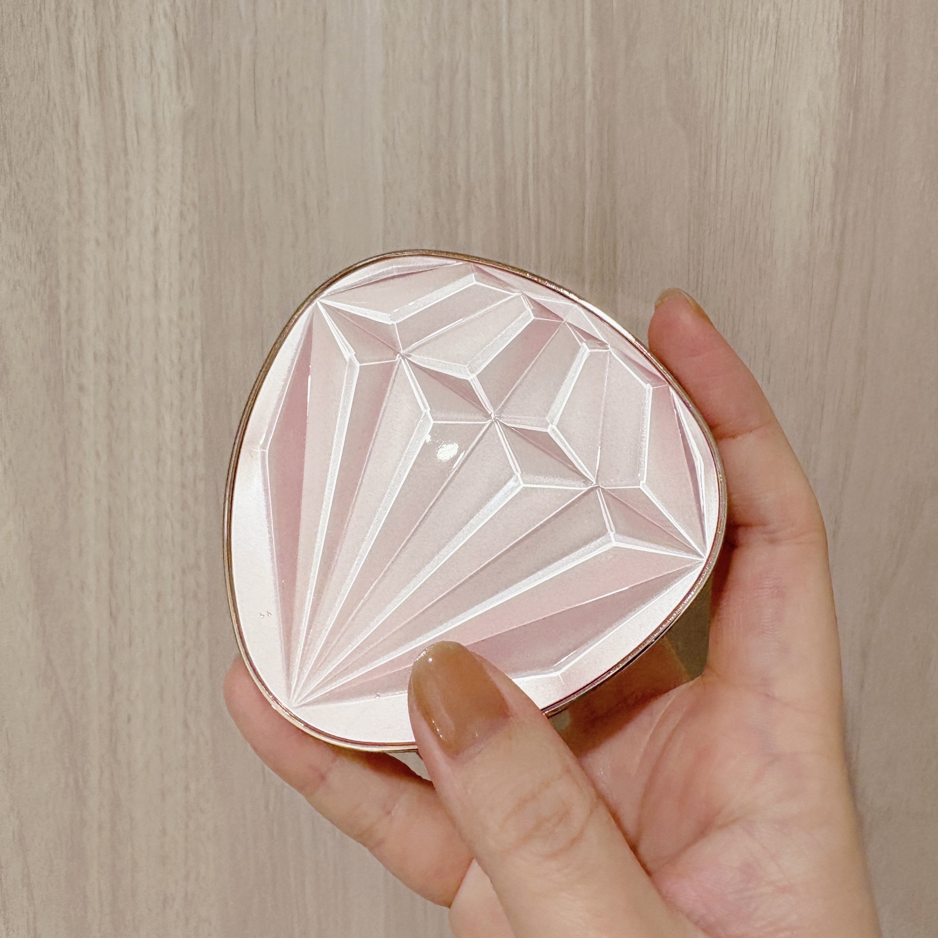 ピンクダイヤクッション/4YE/クッションファンデーションを使ったクチコミ（2枚目）