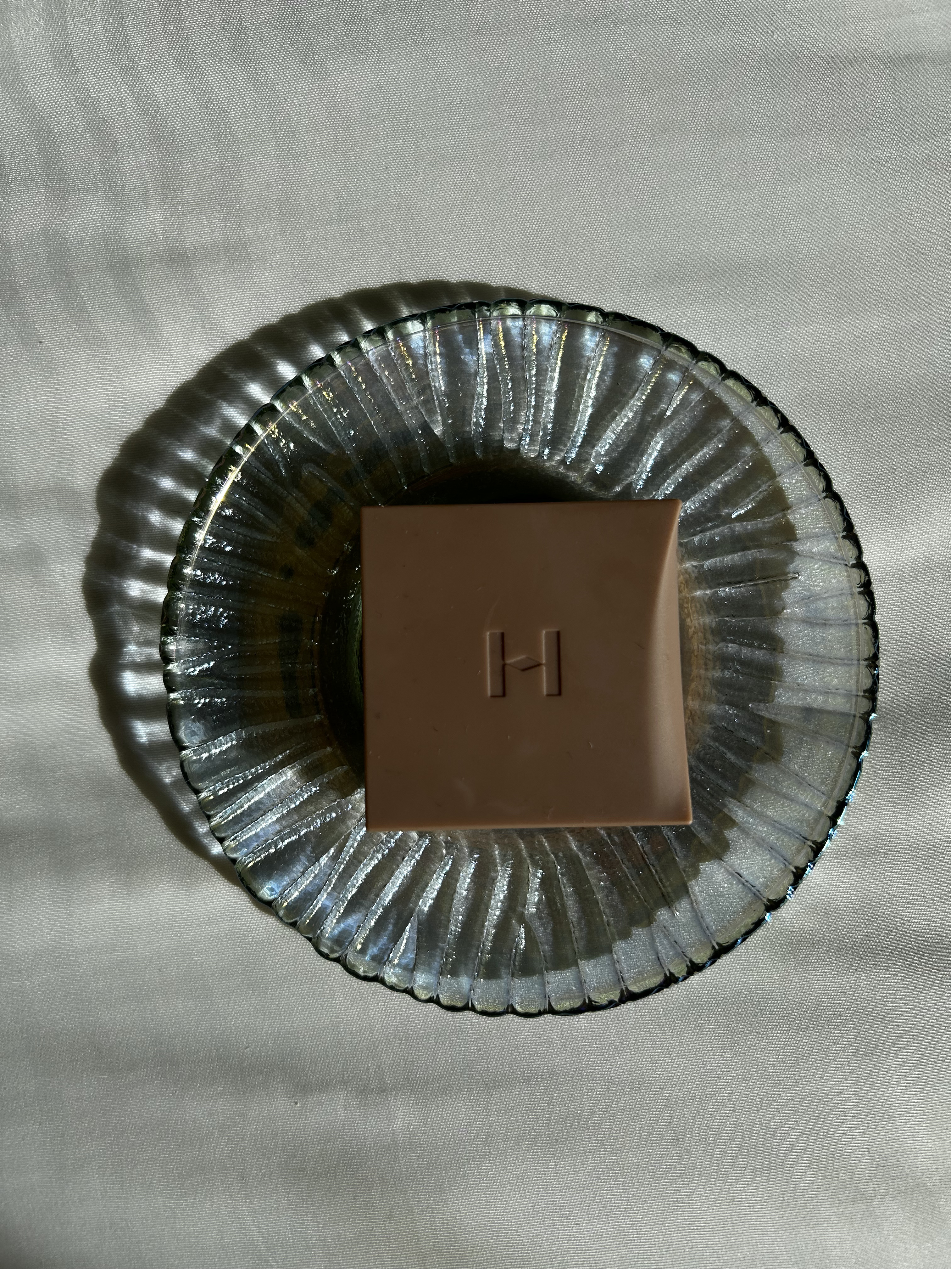 ニューデップスアイシャドウ SH004 アンフレーム/hince/単色アイシャドウを使ったクチコミ（2枚目）