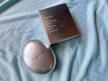 ⁡
⁡
⁡
⁡
TIRTIR MASK FIT AURA CUSHION   
内容量 :   18g
⁡
TYPE  :   17C  PORCELAIN
⁡
𓏸𓂂𓈒𓂃商品特徴𓂃𓈒𓂂𓏸
⁡
SPF30   PA＋＋
⁡
肌の中から密着して積み重ねる72時間持続オーラ光彩クッション。
⁡
肌の上で息をつくようなスキンフィットレイヤーでしっとりとした濃密なカバー。　　　
植物由来のエコネットフィルムが、肌が息をするように薄く密着してレイヤーを形成し、
ホワイトヒアルロン酸とシラカバ樹液が含まれて、
しっとりしながらも輝く肌の表現ができます。
⁡
⁡
⁡
⁡
𓏸𓂂𓈒𓂃TYPE𓂃𓈒𓂂𓏸
⁡
・17C  PORCELAIN
・21N  IVROY
・23N SAND
⁡
⁡
𓏸𓂂𓈒𓂃感想𓂃𓈒𓂂𓏸
⁡
指にフィットするクッション。
卵型クッションで使いやすい！
⁡
みずみずしいテクスチャー。
ベタベタしないのが◎
⁡
気になるところがカバーできて嬉しい！
マスクにつきにくいところも◎
˗˗˗˗˗˗˗˗˗˗˗˗˗˗˗˗˗˗˗˗˗˗˗˗˗˗˗˗˗˗˗˗˗˗˗˗˗˗˗˗˗˗˗˗˗˗˗˗˗˗˗˗˗˗˗˗˗˗˗˗
#マスクフィットオーラクッション
の画像 その0