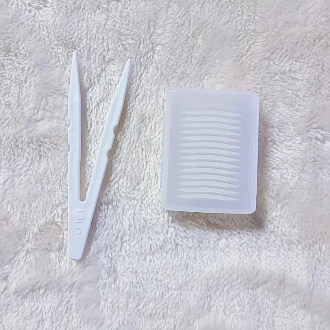 ワンダーアイリッドテープ Extra/D-UP/二重まぶた用アイテムを使ったクチコミ（3枚目）