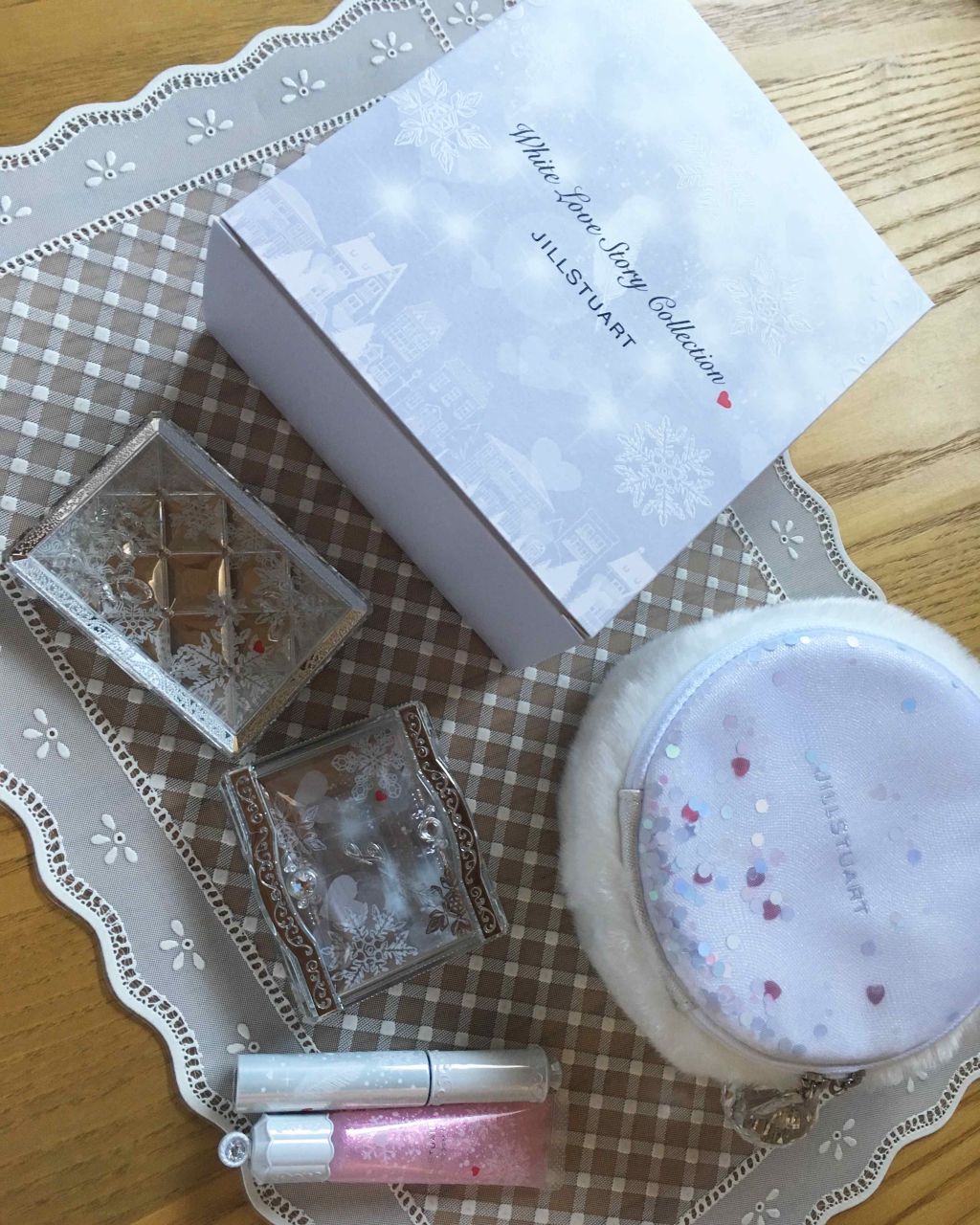 ホワイトラブストーリー コレクション (クリスマスコフレ 2018)/JILL STUART/メイクアップキットを使ったクチコミ(2枚目)