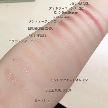 
#スウォッチ


手持ちのオレンジ・赤シャドウ比較💄


イエベ秋が使うとピンクっぽく発色するのが
・ルックアットマイジュエル OR203
・テラコッタブーティー

しっかりとオレンジで発色してくれる