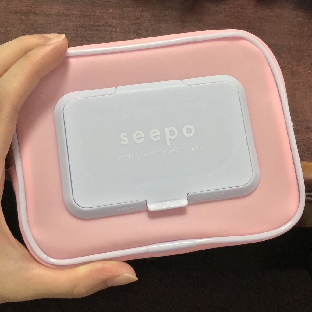 シートが入るポーチ「seepo」の
ミニサイズを発見しました✨

使いやすさや好みは様々と思いますが、
私は色と形が気に入って買いました😊

色はピンクと水色が売られてました。
気になる方は是非探してみてください！