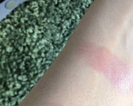 モイストピュアカラーリップ/ニベア/リップクリームを使ったクチコミ(2枚目)