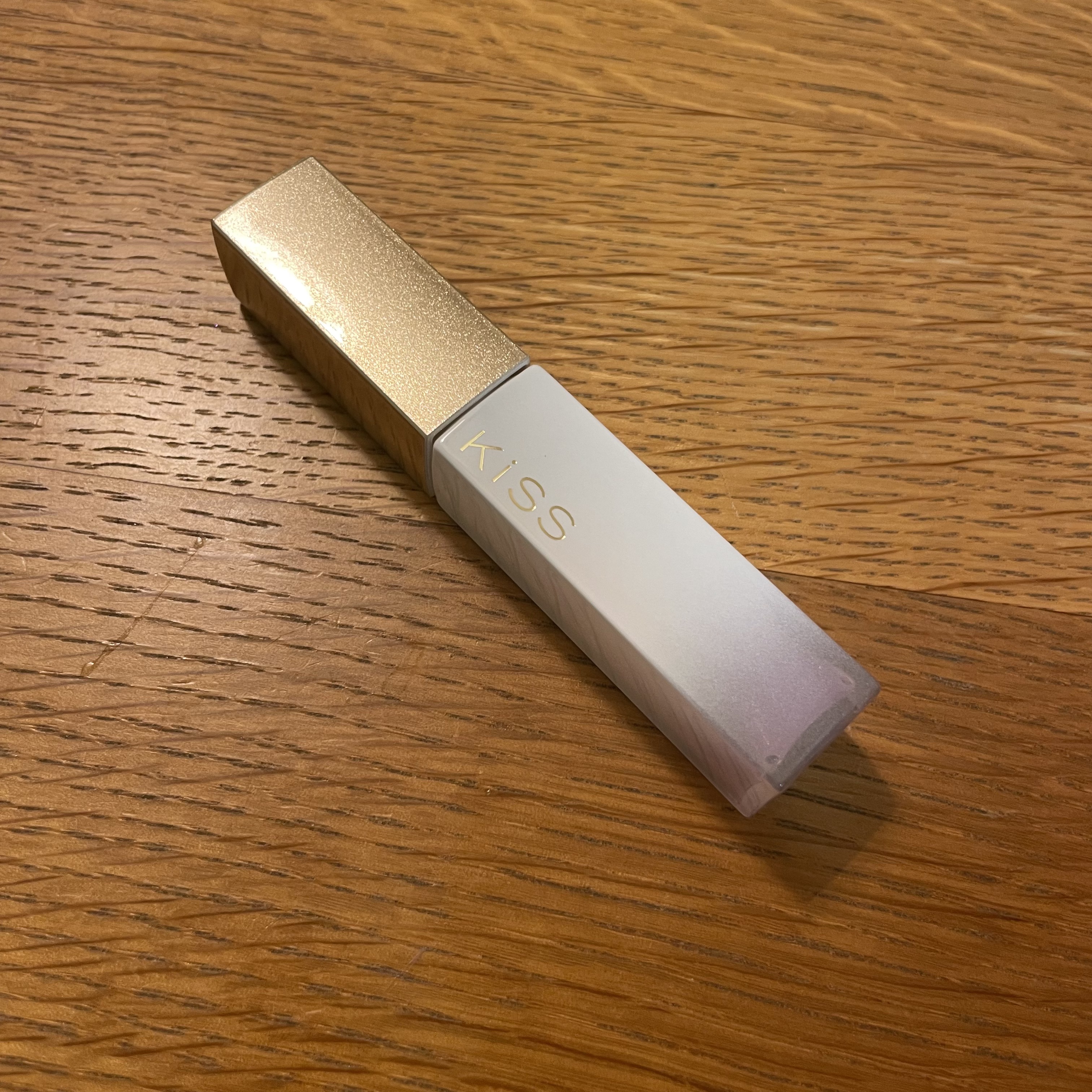 キス　金のリップアーマー 01 伝説のスミレムーン/KiSS/口紅を使ったクチコミ（3枚目）