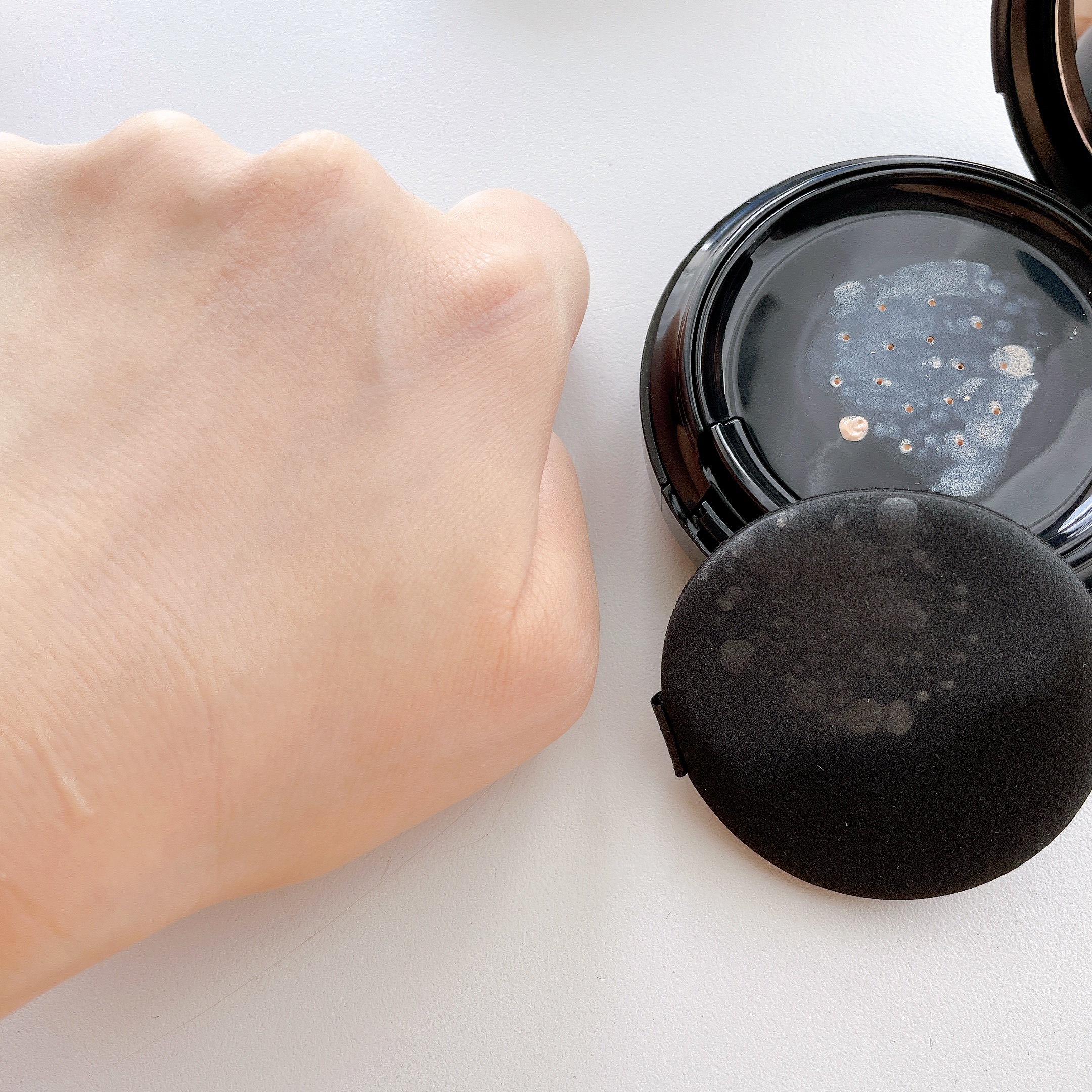 シルキーウェットリクイド 01 明るい肌色 （レフィル(パフ付)）/セフィーヌ/クリーム・エマルジョンファンデーションを使ったクチコミ（3枚目）