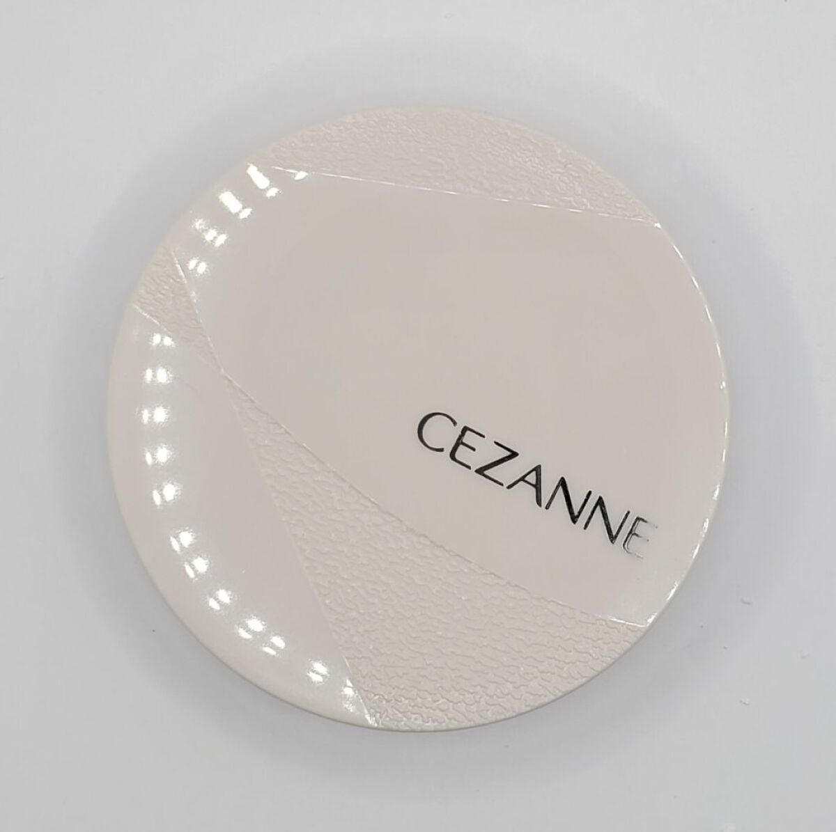 毛穴レスパウダー/CEZANNE/プレストパウダーを使ったクチコミ(5枚目)