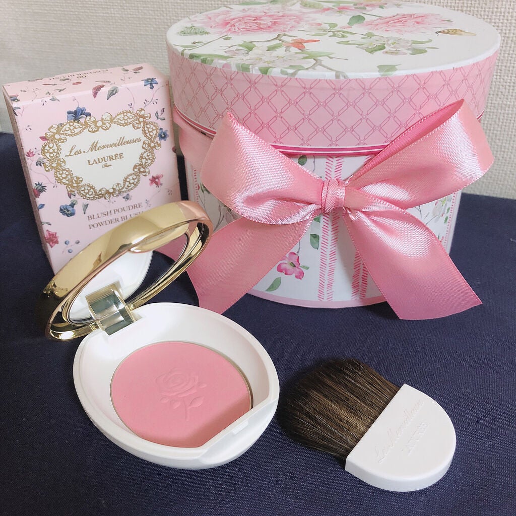 パウダーブラッシュ/レ・メルヴェイユーズ ラデュレ/パウダーチークを使ったクチコミ(4枚目)