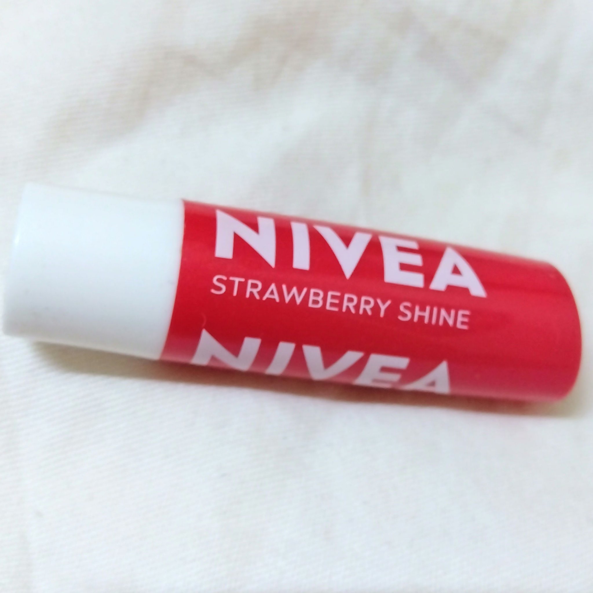 Fruity Shine/NIVEA(海外)/リップクリームを使ったクチコミ（1枚目）