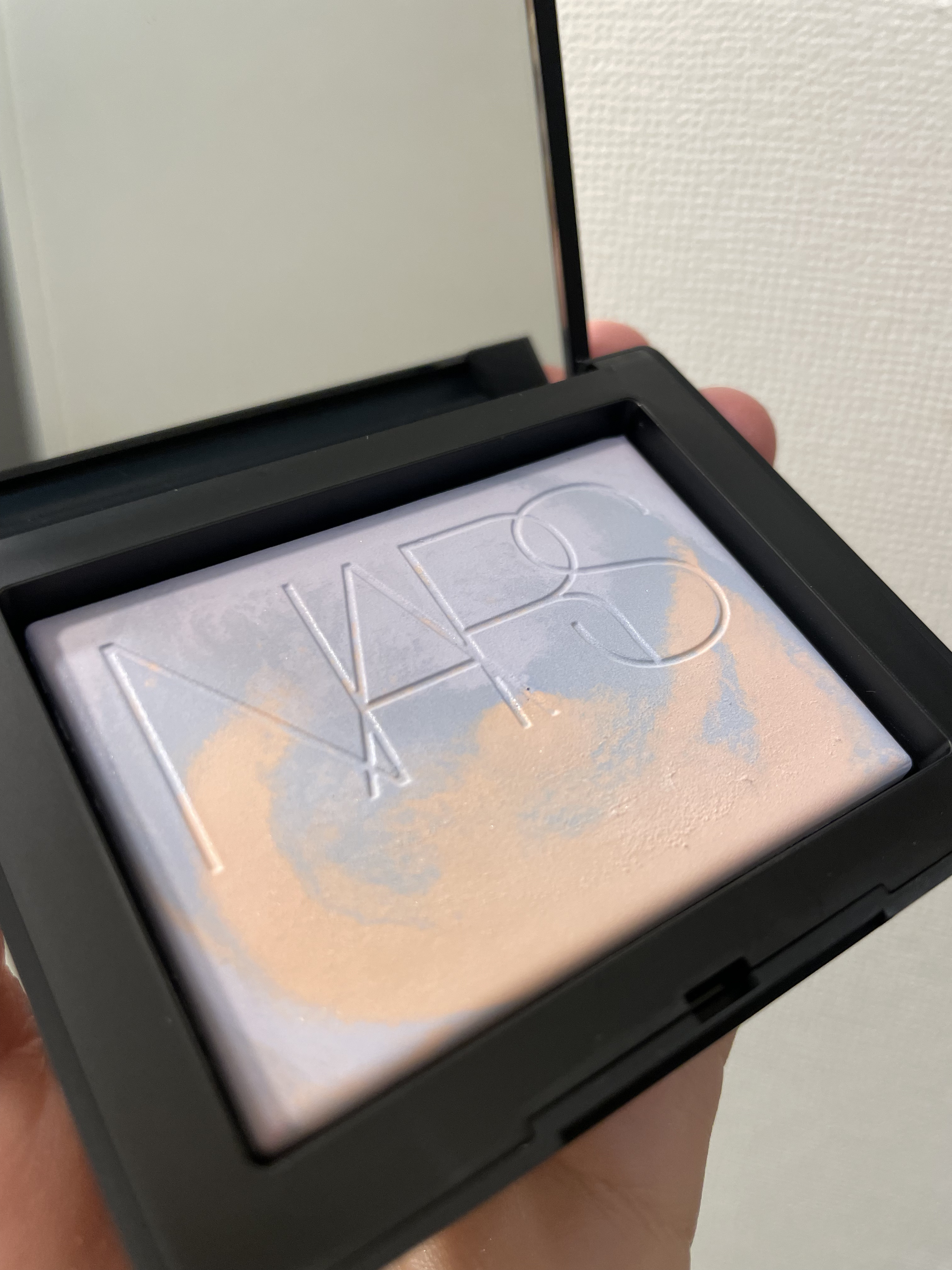ライトリフレクティング プリズマティックパウダー/NARS/プレストパウダーを使ったクチコミ（2枚目）