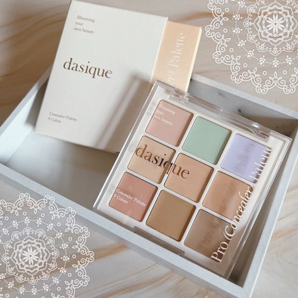 하나┆フォロバ100 on LIPS 「優秀すぎる新作コンシーラーパレット🤍▷▶︎▷dasique︎︎..」(1枚目)