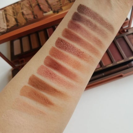 アーバンディケイ NAKED HEATのクチコミ「念願の海外コスメ💕
アーバンディケイのヌードパレット(🔥HEAT🔥)
ずうっと気になってたの.....」(3枚目)