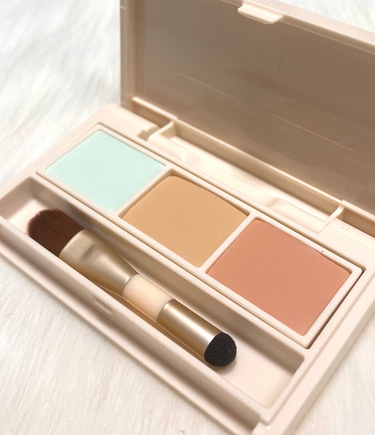 にゅん on LIPS 「みんな大好きCandyDollから超便利なパレットコンシーラー..」(1枚目)