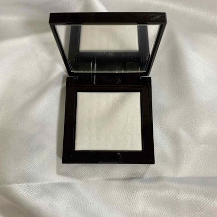 シークレット ブラーリング パウダー フォー アンダー アイズ/ローラ メルシエ/プレストパウダーを使ったクチコミ(2枚目)