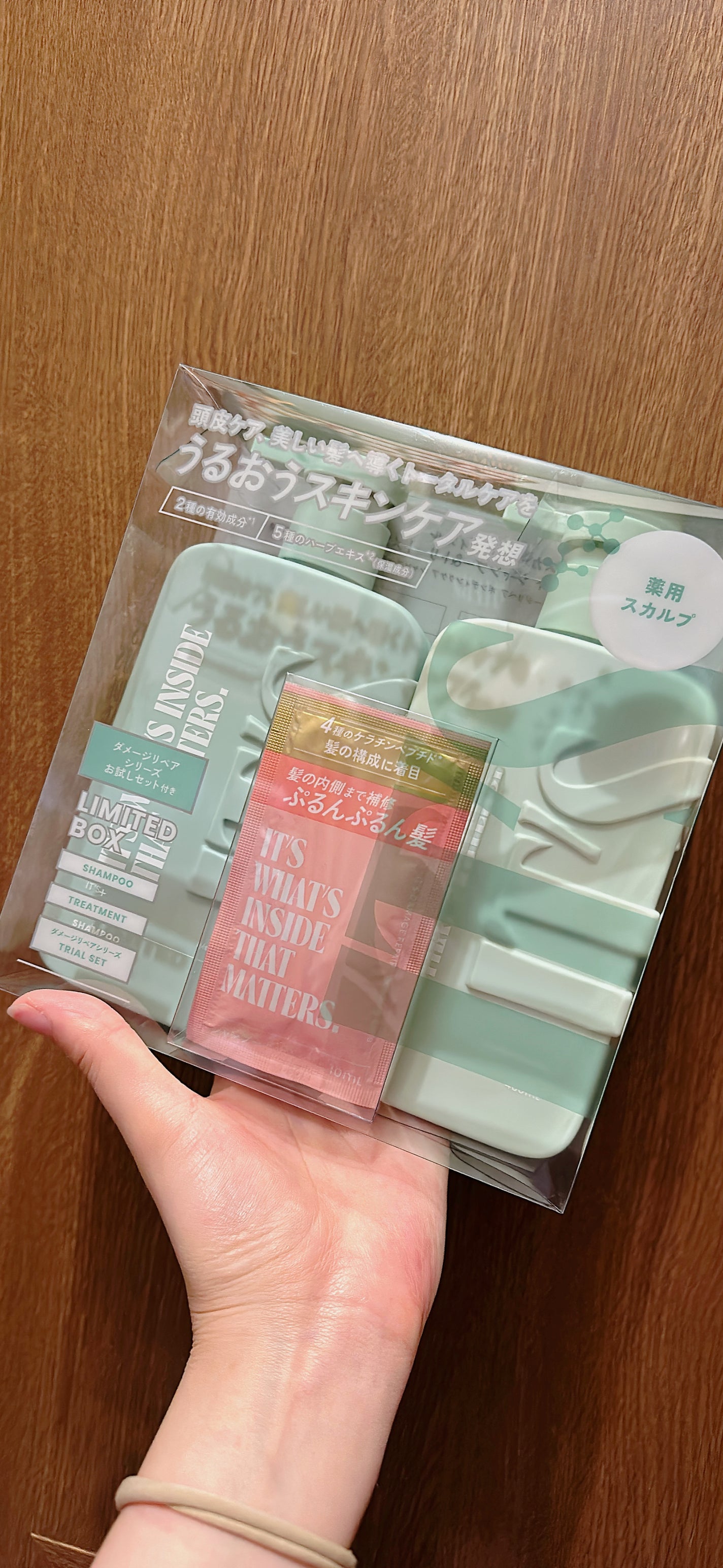 薬用スカルプ メディカルモイスト シャンプー/トリートメント/IT’S WHAT’S INSIDE THAT MATTERS./市販シャンプーを使ったクチコミ(1枚目)