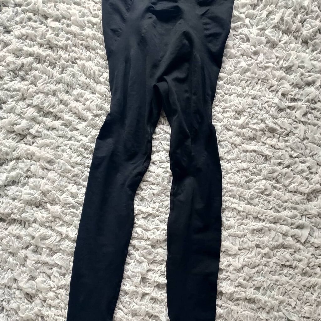 あたりちゃん♥️フォロバ&イイネ返し on LIPS 「【ELESLIMエレスリム】長年、脚の冷えや浮腫に悩み続けてき..」(4枚目)