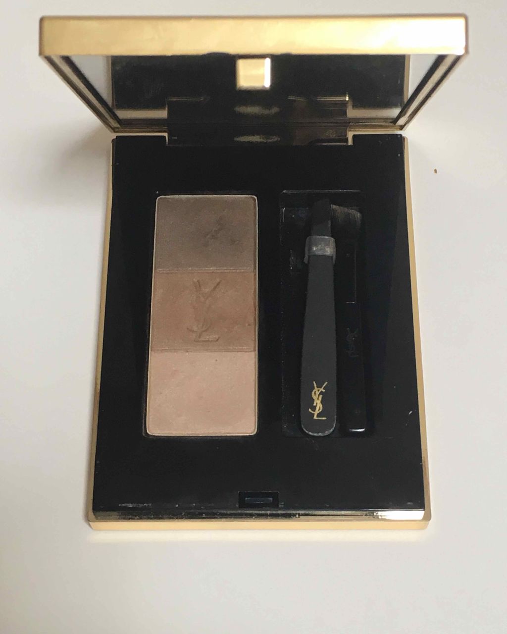 YVES SAINT LAURENT BEAUTE ブロウクチュール パレットのクチコミ「✨イヴ・サンローランのアイブロウは色持ちばっちりで黒髪にもカラーぴったり！✨

髪を染めていな.....」（1枚目）