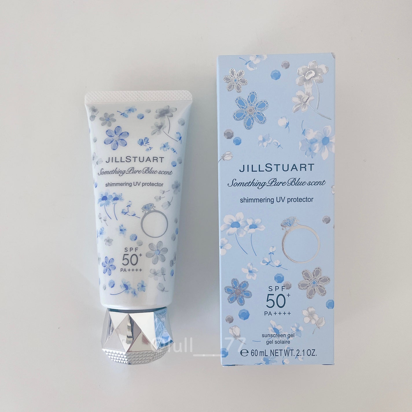 サムシングピュアブルー セント シマリング UVプロテクター/JILL STUART/日焼け止めジェルを使ったクチコミ(1枚目)