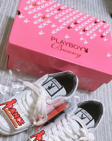 PLAYBOYのスニーカー買いました〜♥

可愛い///