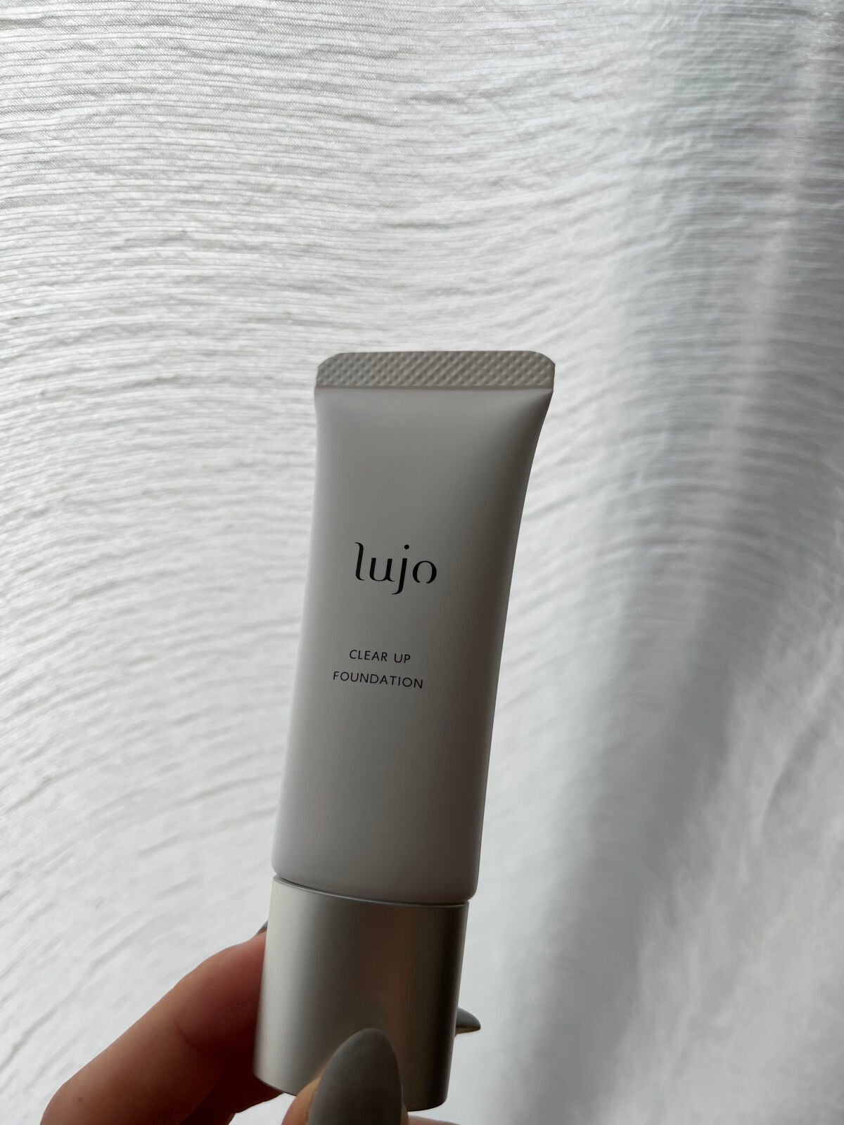 hisparcles on LIPS 「lujoクリアアップファンデーション☁️✨1日中化粧をしている..」(1枚目)