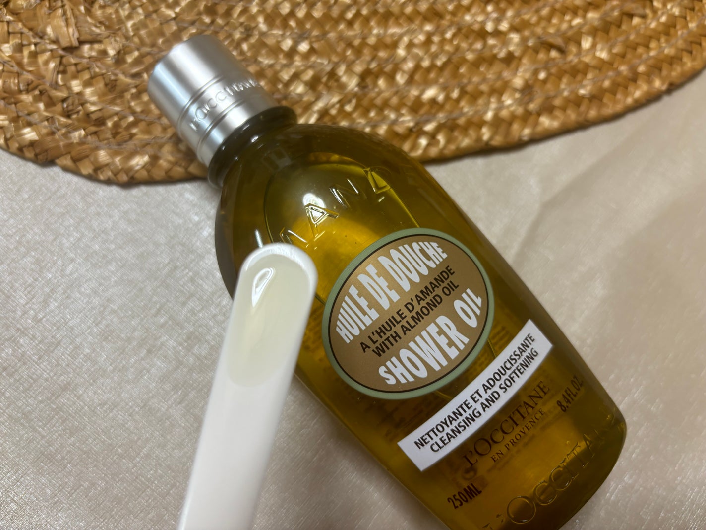 アーモンド モイスチャライジングシャワーオイル/L'OCCITANE/ボディソープを使ったクチコミ(3枚目)