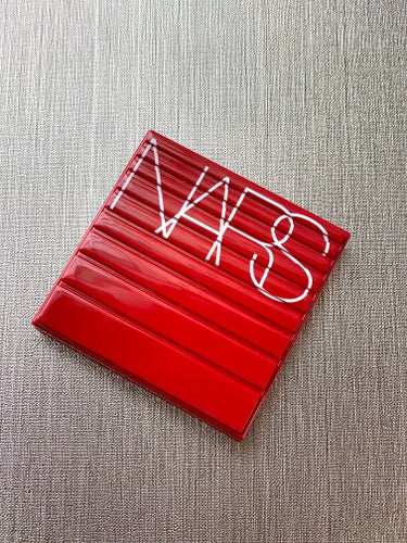 NARS クライマックス アイシャドーパレットのクチコミ「NARS
クライマックス　アイシャドーパレット
限定発売　　　　¥6,820   


シルキ.....」（2枚目）