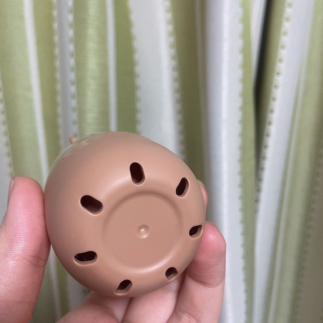 メイクアップスポンジ(ケース付き)/DAISO/その他を使ったクチコミ（2枚目）