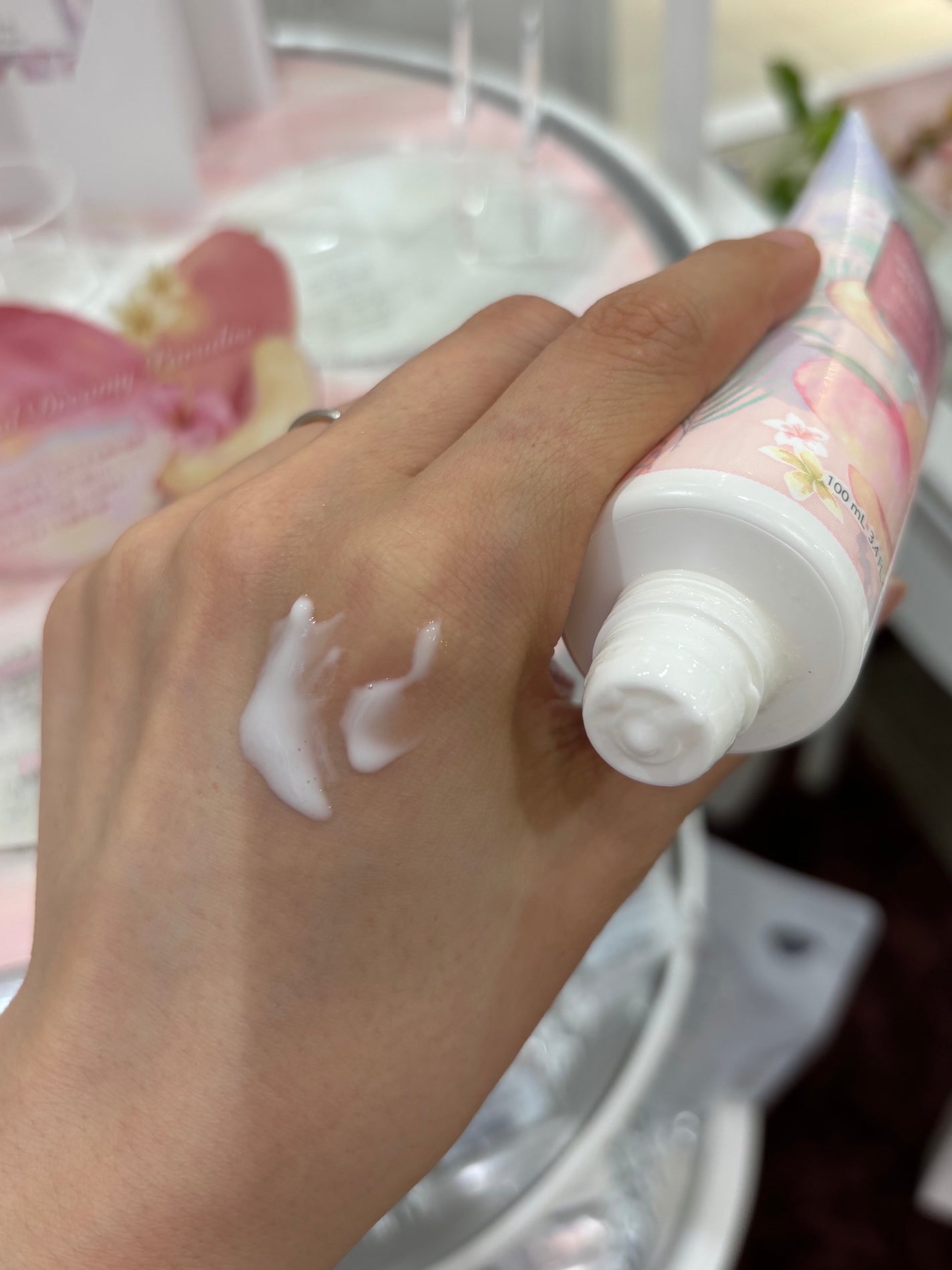 ジルスチュアート ヘアミルク マンゴー&ピーチ ホワイトフローラル/JILL STUART/ヘアミルクを使ったクチコミ(3枚目)