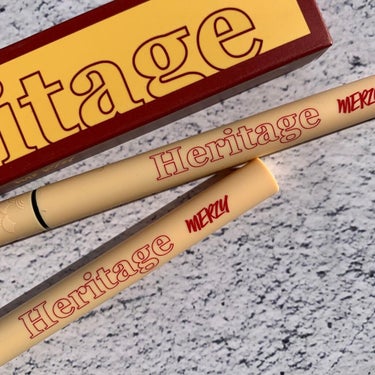 MERZY THE HERITAGE PEN EYELINERのクチコミ「◾️𝗺𝗲𝗿𝘇𝘆
 𝗛𝗘𝗥𝗜𝗧𝗔𝗚𝗘 𝗣𝗘𝗡 𝗘𝗬𝗘𝗟𝗜𝗡𝗘𝗥 
全2色
───────────.....」（2枚目）