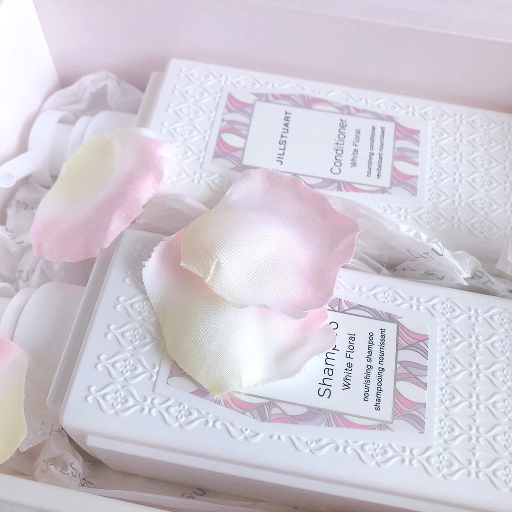シャンプー／コンディショナー ホワイトフローラル シャンプー/JILL STUART/市販シャンプーを使ったクチコミ（1枚目）