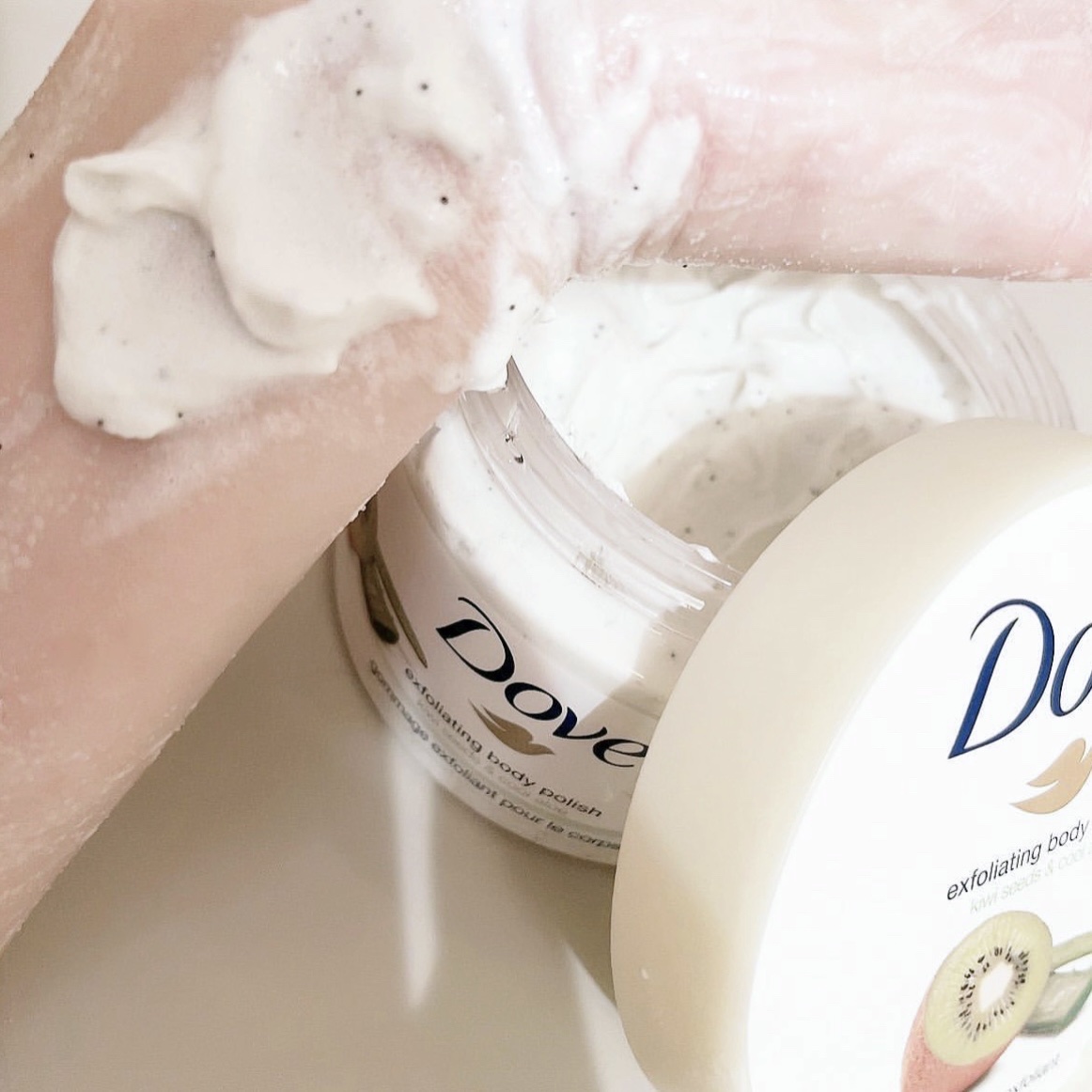 ダヴ ふわとろ　クリーミースクラブ キウイ＆アロエ/ダヴ/ボディスクラブを使ったクチコミ（3枚目）