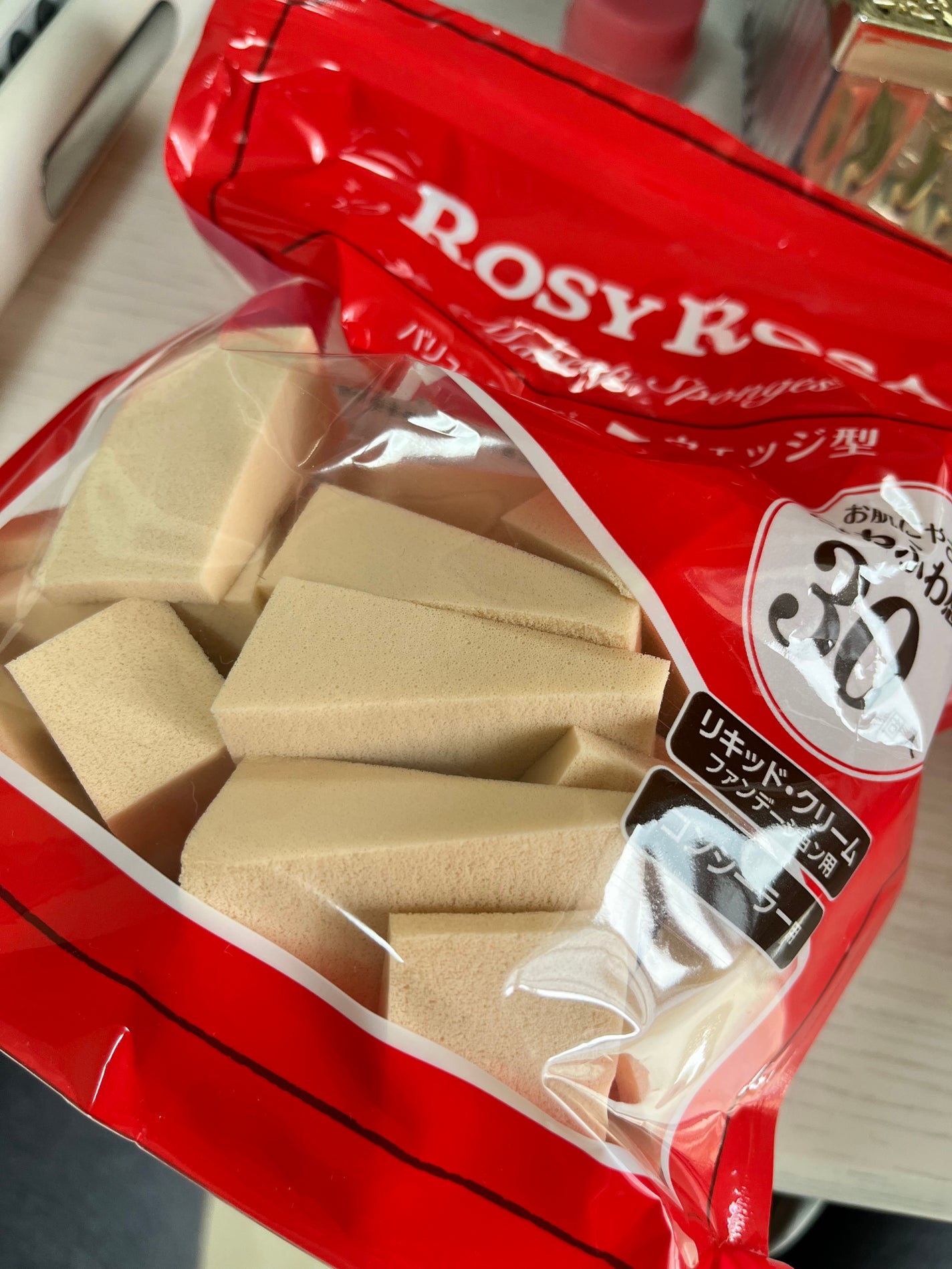 バリュースポンジN ウェッジ型タイプ 30P/ロージーローザ/パフ・スポンジを使ったクチコミ(1枚目)