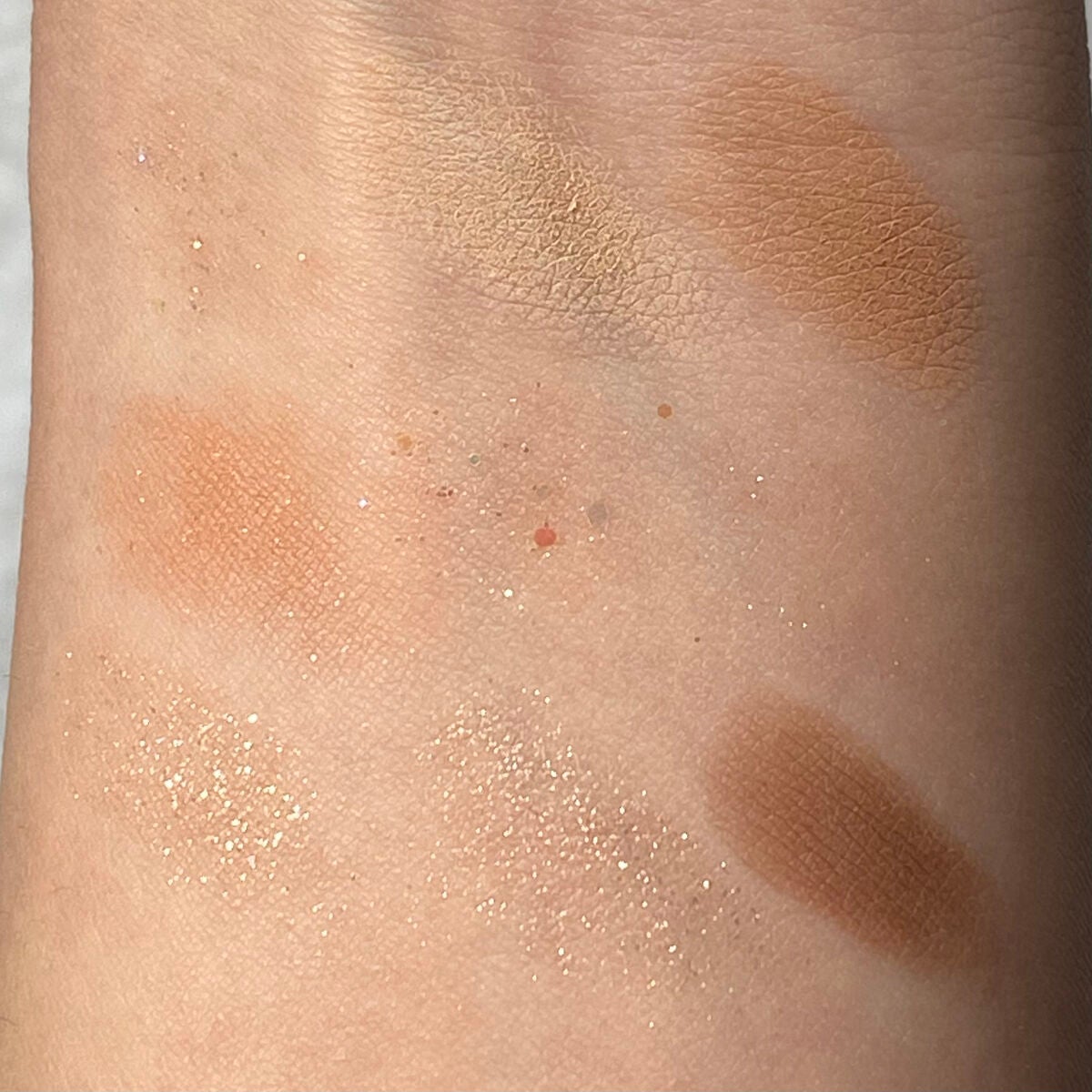 グリッターペディアアイパレット/unleashia/アイシャドウパレットを使ったクチコミ(3枚目)