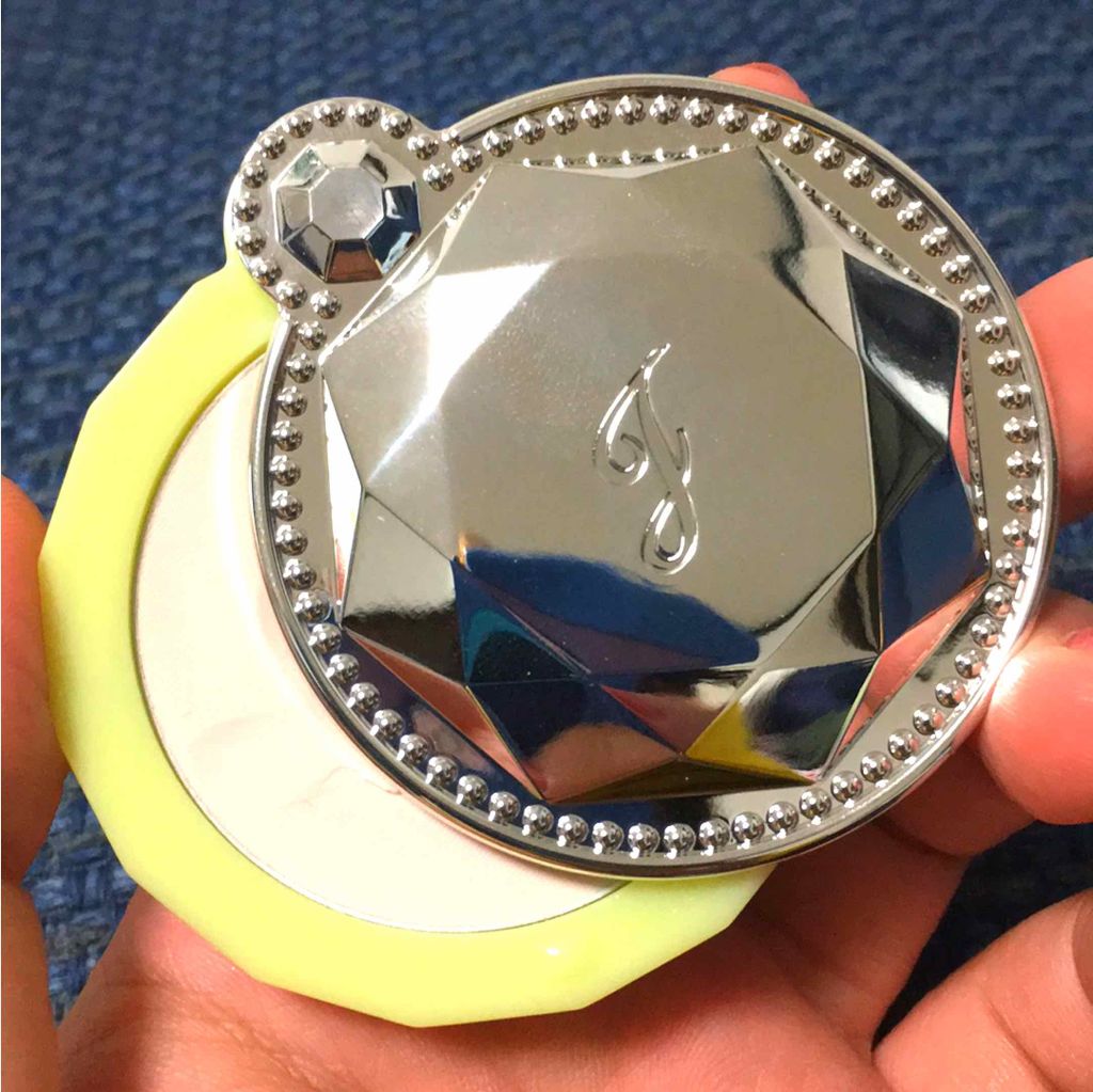 JILL STUART スムース＆オイルコントロール エッセンスのクチコミ「これ！ほんとにオススメです！
いろいろ試したけど私の鼻のテカリに1番耐えたのはコレでした(๑•.....」（2枚目）