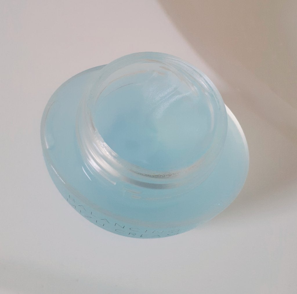 AKA on LIPS 「エリクシールルフレバランシングみずクリーム税込1980円混合肌..」(2枚目)