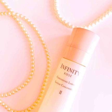 インフィニティ インフィニティ コンセントレート ローションのクチコミ「ポンプタイプでキャップは鏡になっており、高級感があるデザインです。
シャバシャバなテクスチャー.....」(1枚目)