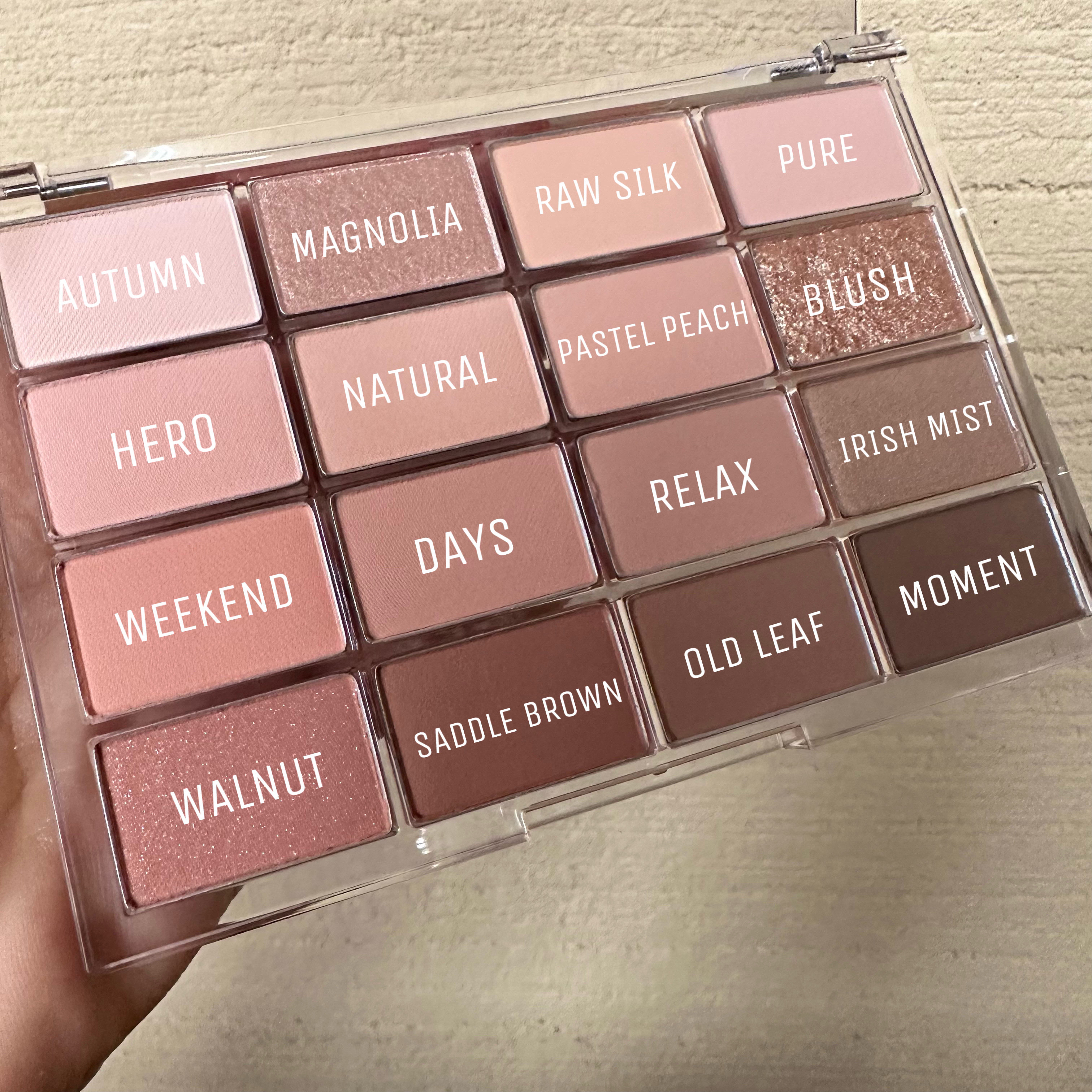 ソフトブラーリングアイパレット/wakemake/アイシャドウパレットを使ったクチコミ（2枚目）