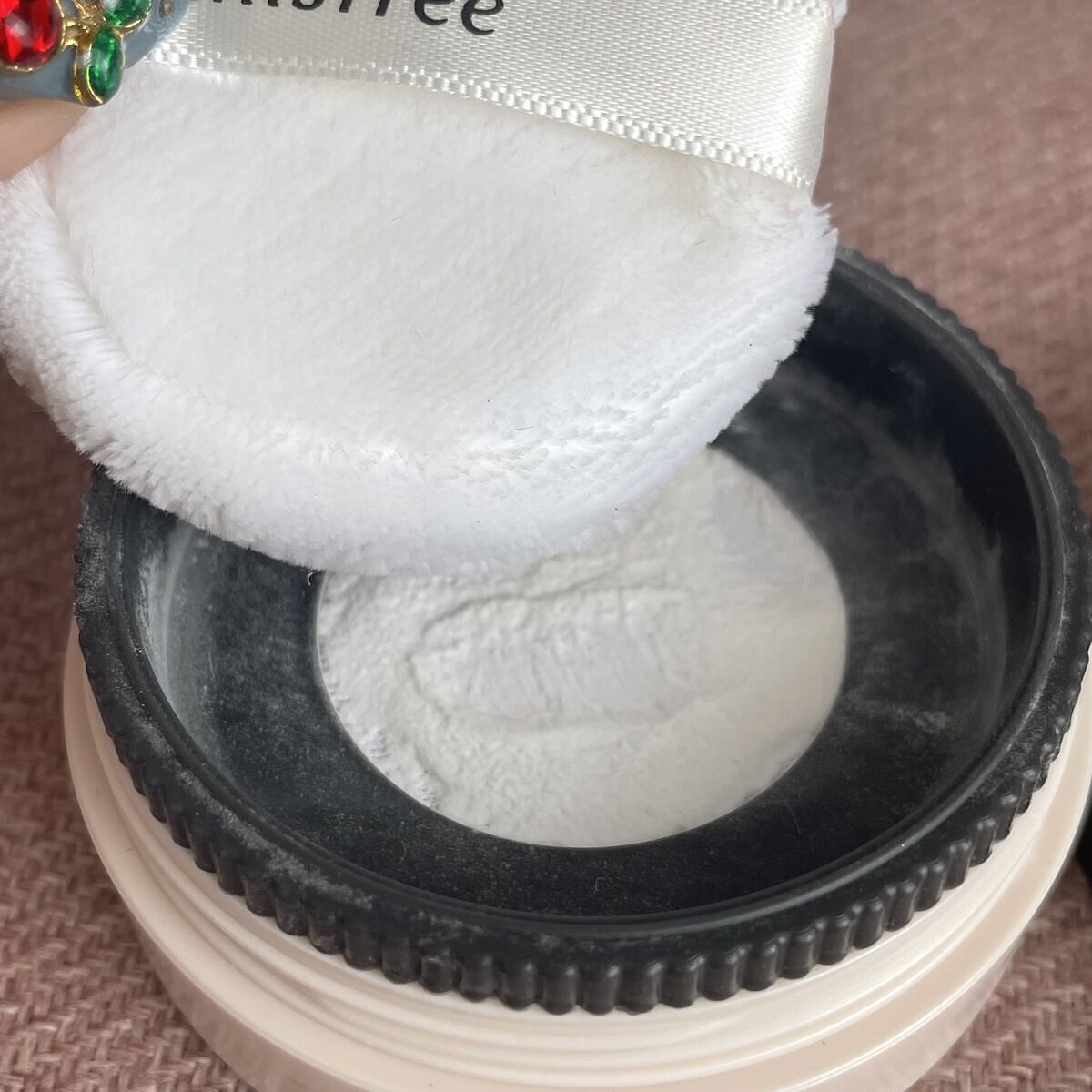 ポアブラー パウダー/innisfree/ルースパウダーを使ったクチコミ（3枚目）