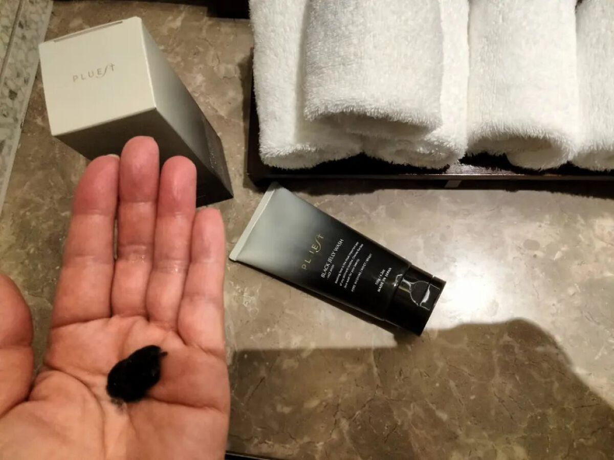 BLACK JELLY WASH（ブラックジェリーウォッシュ）/PLUEST/その他洗顔料を使ったクチコミ（3枚目）