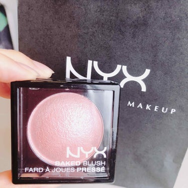 NYX Professional Makeup ベイクド ブラッシュのクチコミ「NYXのチークです。

色番号は後ほど追加します。

オレンジ系のチークで、パールが効いてて、.....」（1枚目）