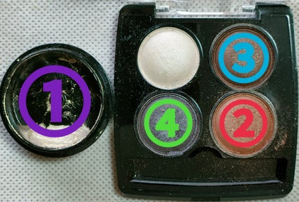 アイ グリッター/ANNA SUI/単色アイシャドウを使ったクチコミ(4枚目)