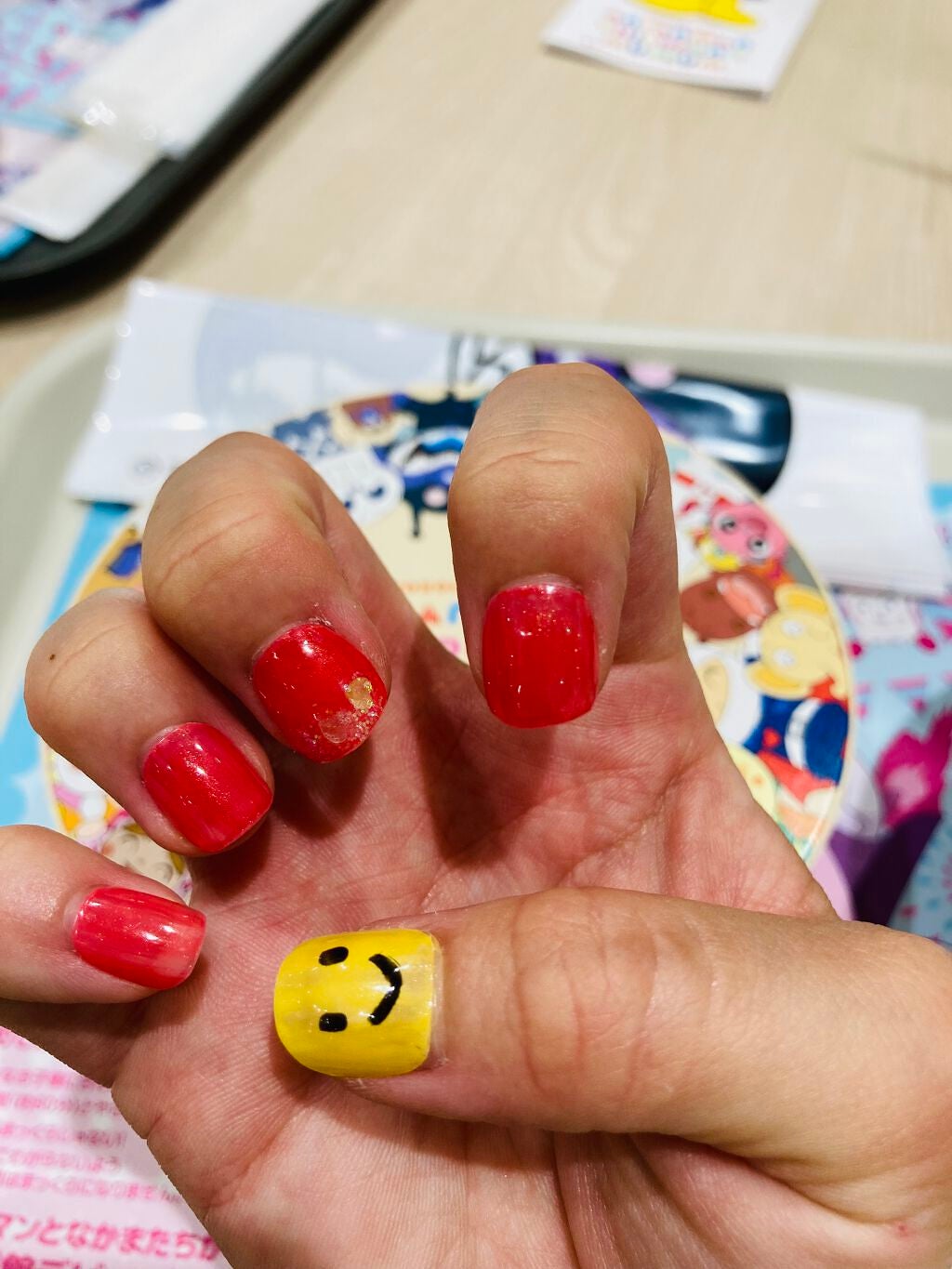 とも on LIPS 「自分用ネイルめも💅ハンドはアンパンマンのネイルチップを作りまし..」(2枚目)