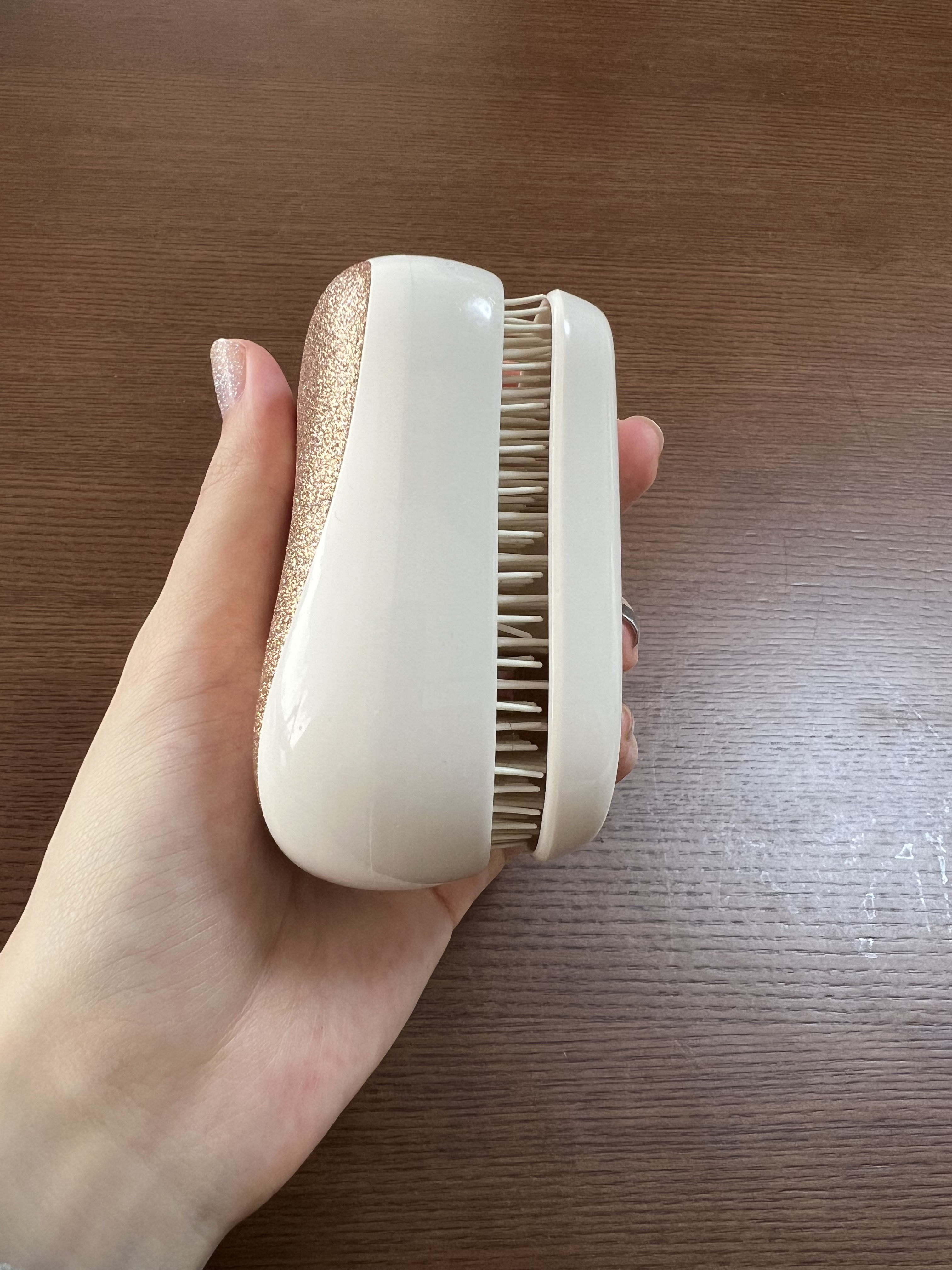コンパクトスタイラー クラウンゴールド/TANGLE TEEZER/ヘアブラシを使ったクチコミ（2枚目）