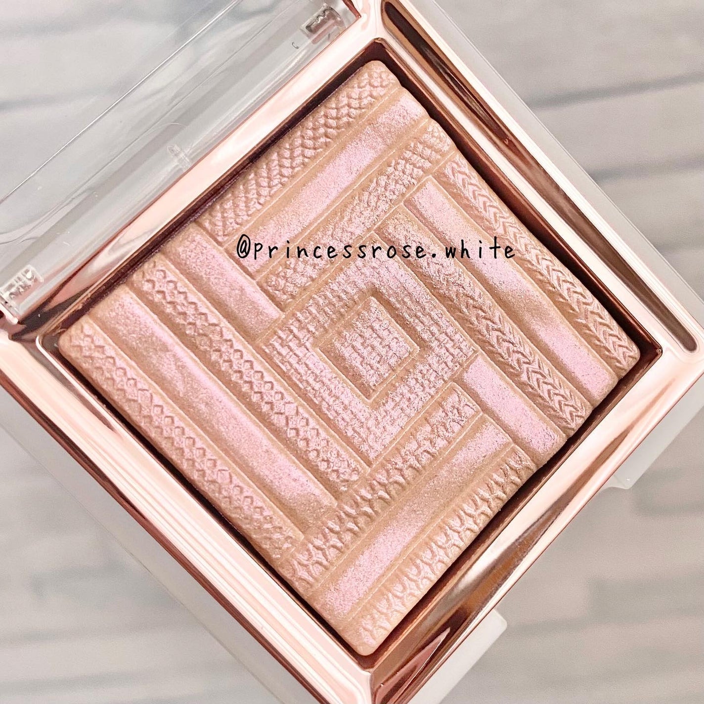 サテンハイライターイタルプリズム/MISSHA/パウダーハイライトを使ったクチコミ(4枚目)