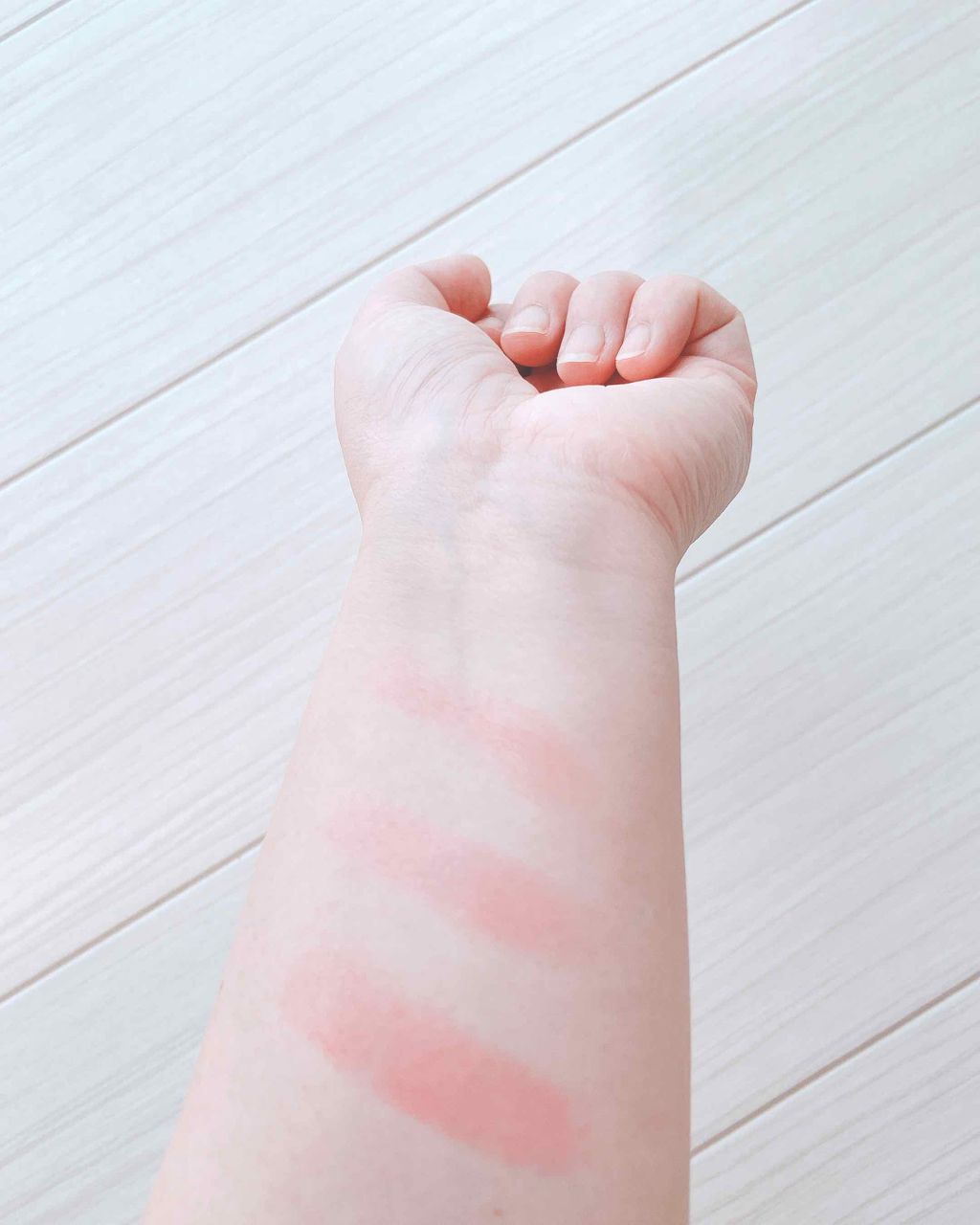 ラスティンググロスリップ/CEZANNE/口紅を使ったクチコミ（2枚目）