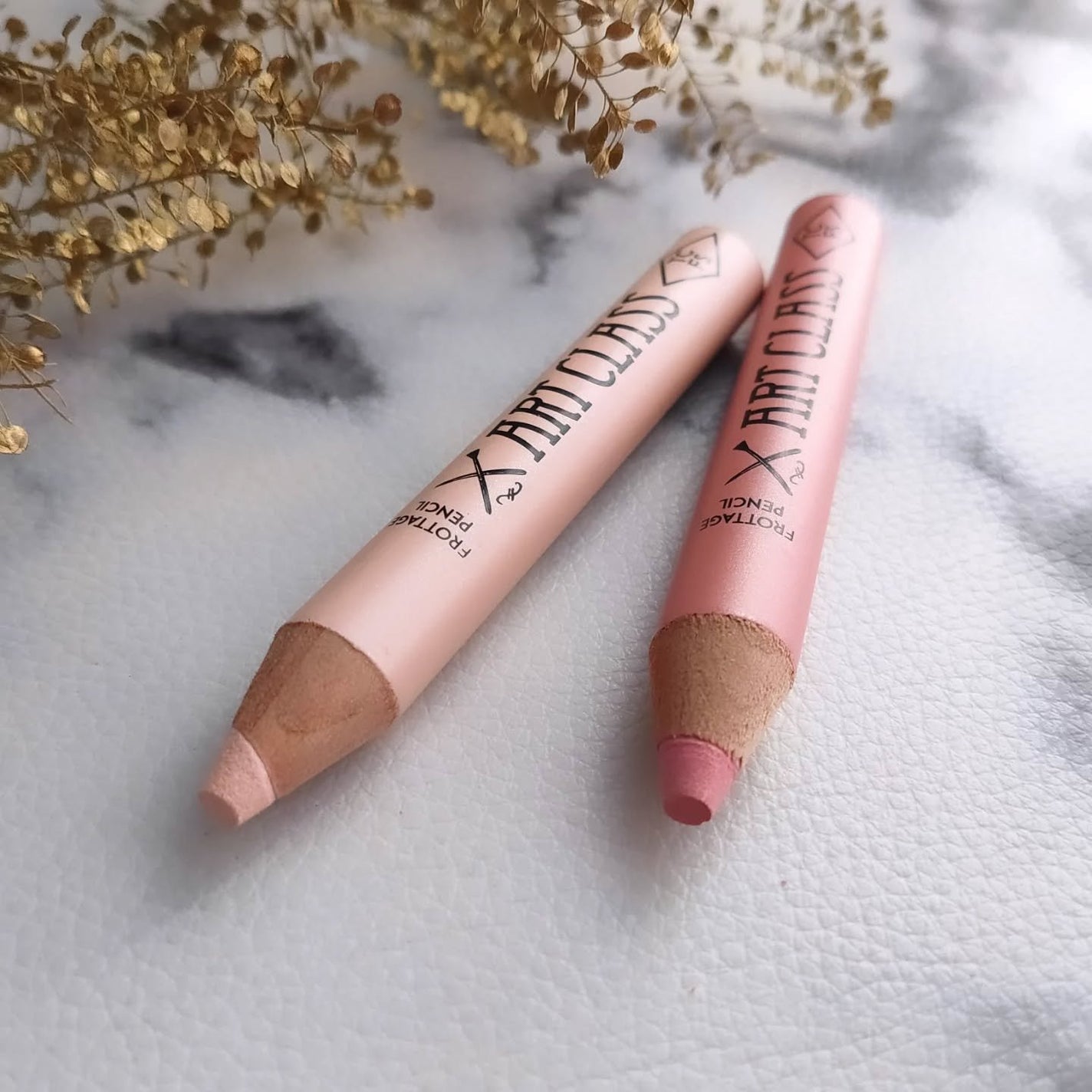 アートクラス フロッタージュペンシル/too cool for school/スティックアイシャドウを使ったクチコミ(3枚目)