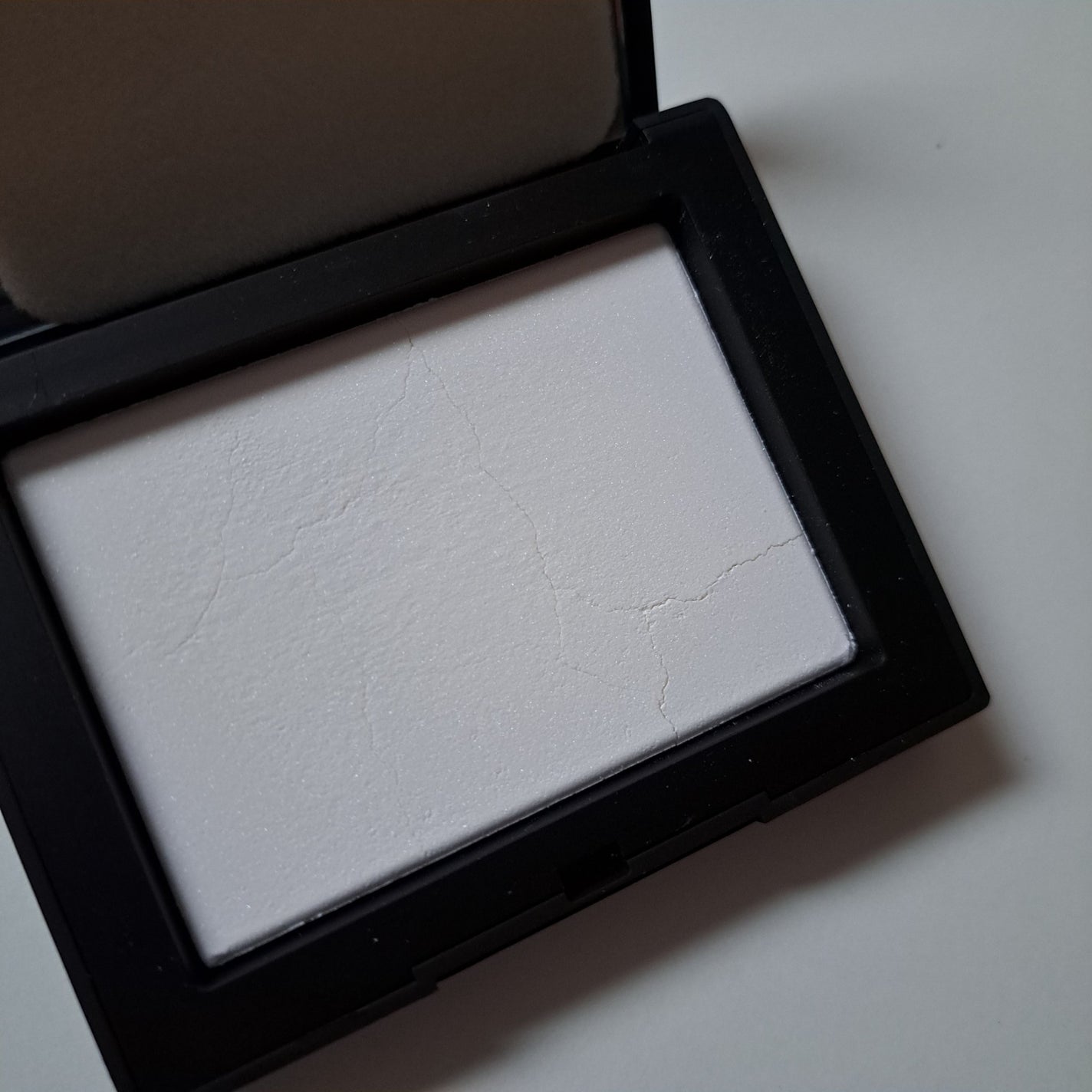 ライトリフレクティングセッティングパウダー プレスト N/NARS/プレストパウダーを使ったクチコミ(2枚目)