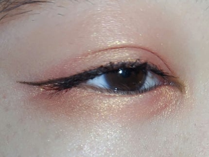 スモール アイシャドウ サスピシャスリー スウィート/M・A・C/単色アイシャドウを使ったクチコミ(3枚目)